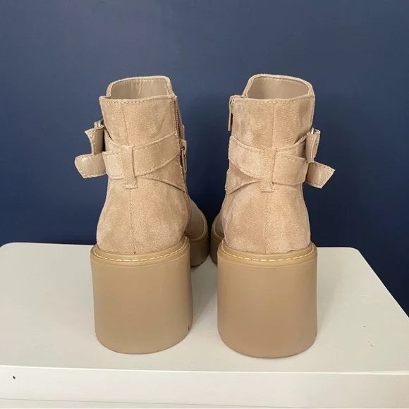 Madden Girl Tan Ankle Boots Size 7.5- Like New! - Picture 3 of 5